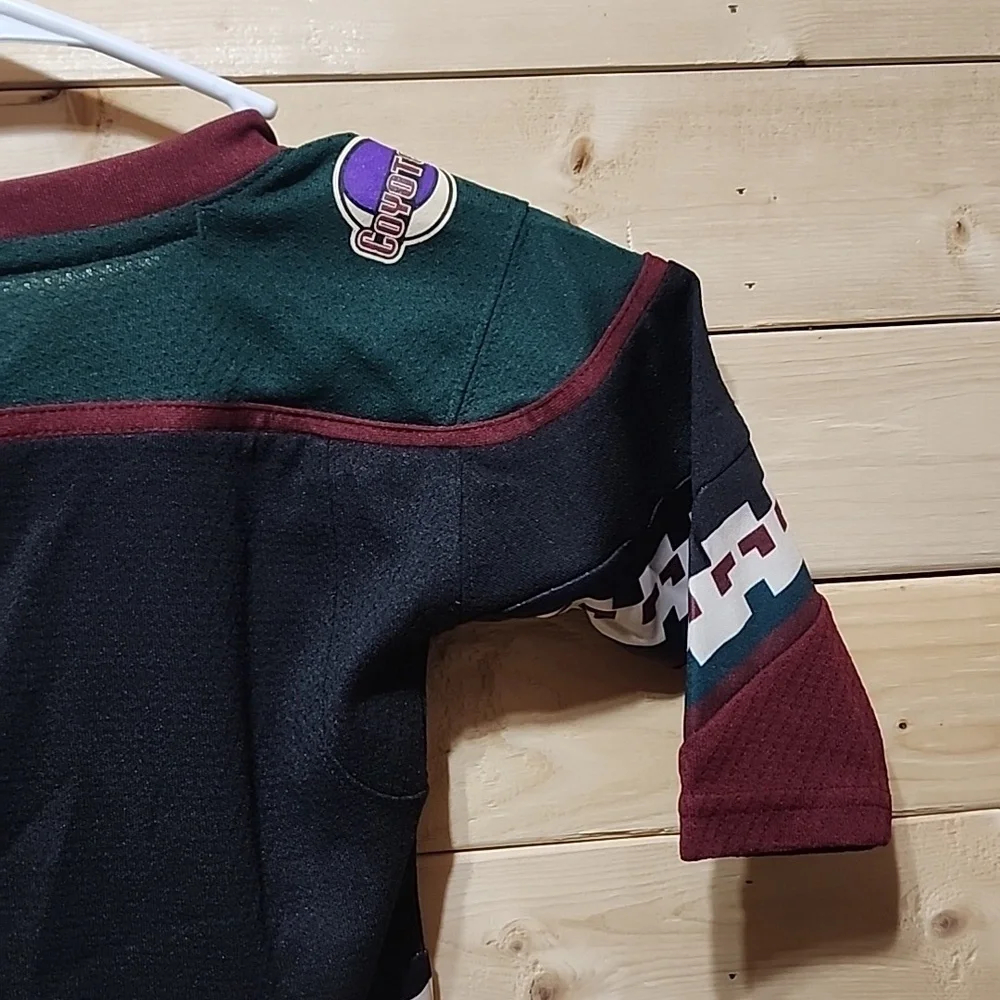 NHL Arizona Coyotes Jersey Size Infants 12/24 months NWT